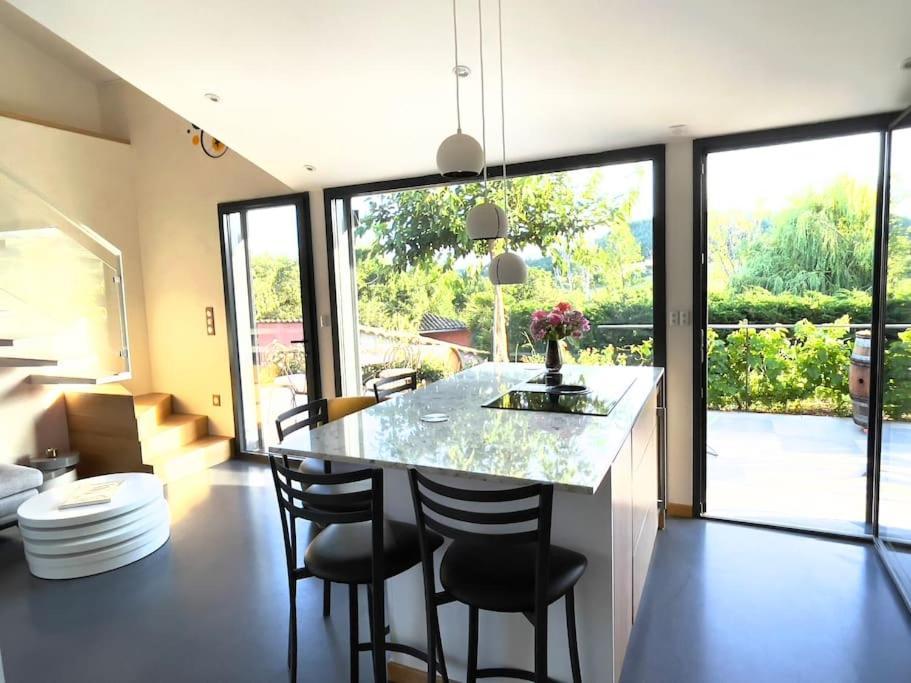 Gite De Charme 5 Etoiles Pour Couple Avec Sauna Et Jacuzzi Exterieurs Privatifs Peaugres Exterior photo