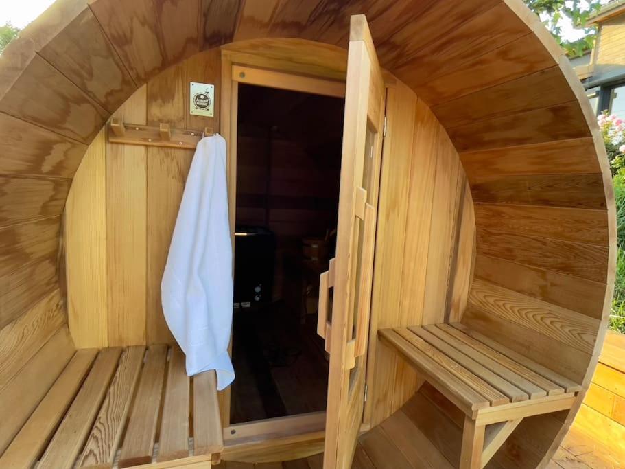Gite De Charme 5 Etoiles Pour Couple Avec Sauna Et Jacuzzi Exterieurs Privatifs Peaugres Exterior photo