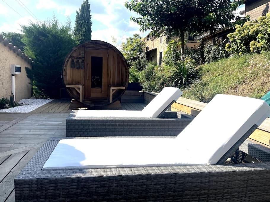 Gite De Charme 5 Etoiles Pour Couple Avec Sauna Et Jacuzzi Exterieurs Privatifs Peaugres Exterior photo